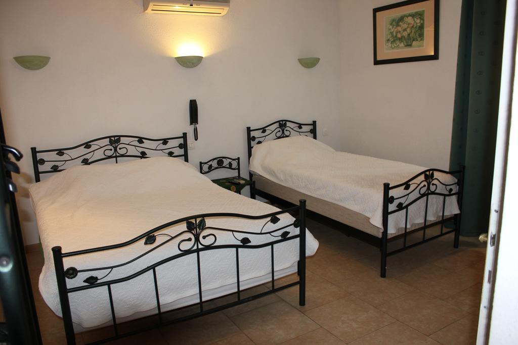 Hotel Restaurant La Camargue سالين دي جيرو الغرفة الصورة