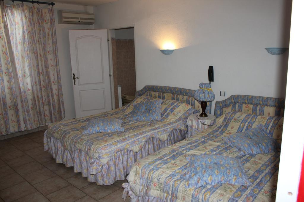 Hotel Restaurant La Camargue سالين دي جيرو الغرفة الصورة